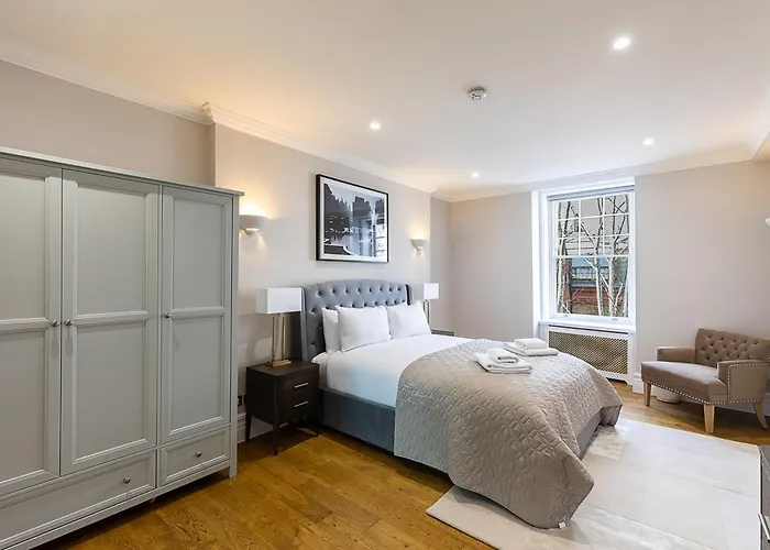 Astonishing Flats Near Mayfair & Piccadilly Circus